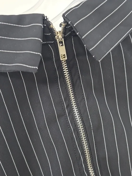 Fashion Nova Black Pinstripe Cropped Blazer with Ring Cut-Out - Picture 6 of 6